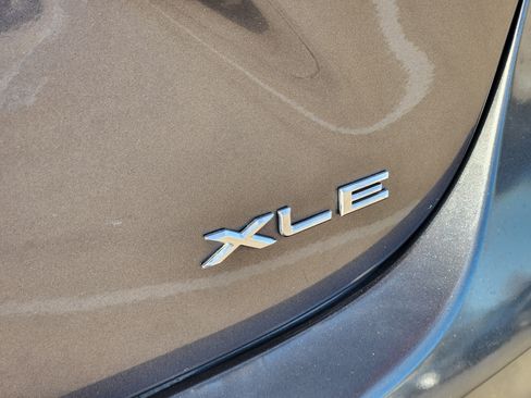 Used 2015 Toyota Avalon XLE Premium image 14