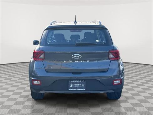 Certified 2024 Hyundai Venue SEL image 5