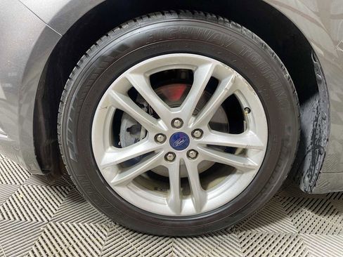 Used 2018 Ford Fusion SE w/ Fusion SE Technology Package FWD image 30