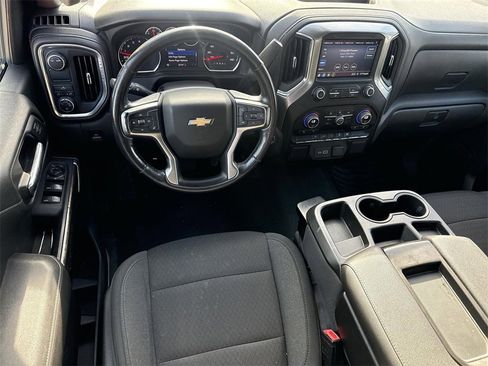Used 2022 Chevrolet Silverado 1500 LT image 18
