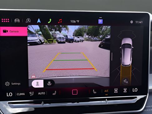 Certified 2025 Volkswagen Tiguan SE R-Line AWD/4WD image 25