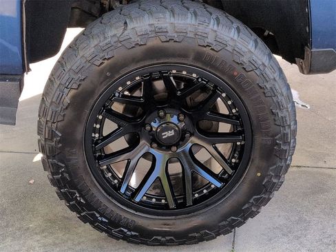 Used 2017 Chevrolet Silverado 1500 LT w/ All Star Edition image 27