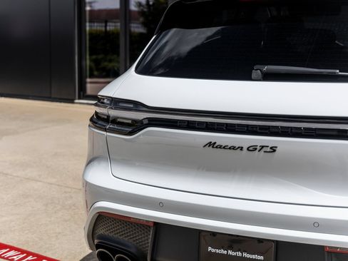 Certified 2024 Porsche Macan GTS AWD/4WD image 13