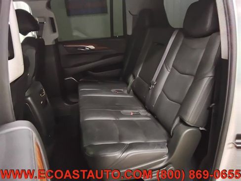 Used 2015 Cadillac Escalade ESV Luxury image 13