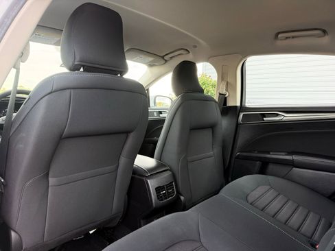 Used 2019 Ford Fusion SE image 17