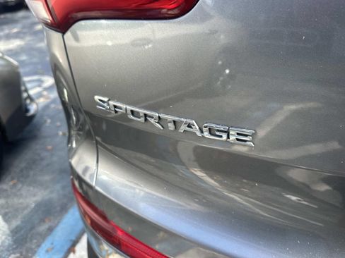 Used 2016 Kia Sportage LX image 9