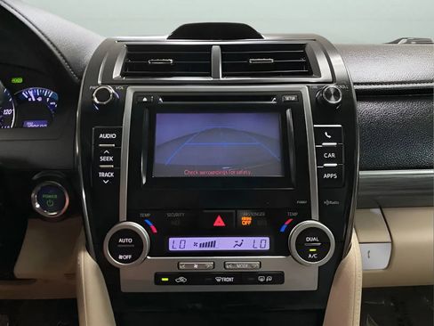 Used 2012 Toyota Camry XLE w/ Leather Pkg FWD image 20