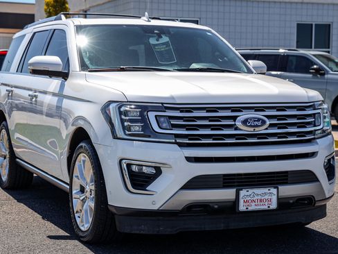 Used 2018 Ford Expedition Limited w/ Equipment Group 302A AWD/4WD image 3