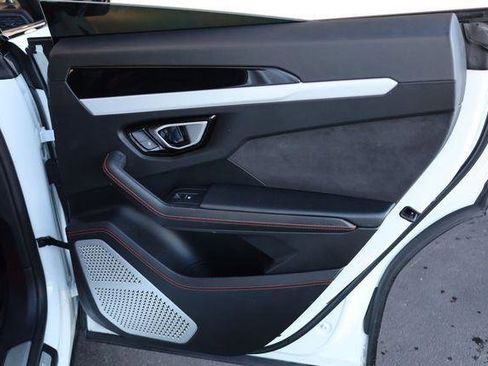 Used 2019 Lamborghini Urus AWD/4WD image 20