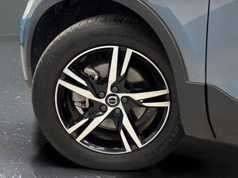 Used 2023 Volvo XC40 B5 Plus AWD/4WD image 35