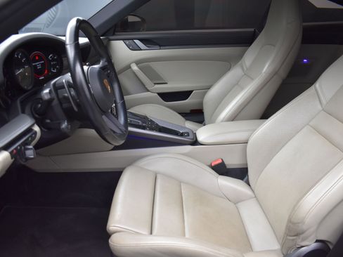 Used 2022 Porsche 911 Carrera w/ Premium Package image 9