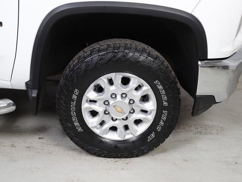 Used 2021 Chevrolet Silverado 3500 LT w/ Convenience Package image 5