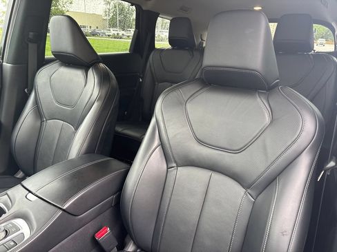 Used 2023 INFINITI QX60 Luxe w/ Performance Audio Package AWD/4WD image 19