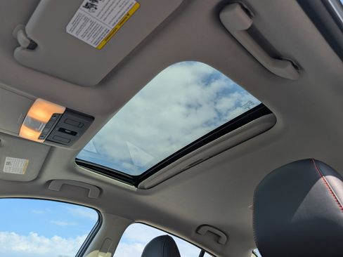 Used 2024 Nissan Sentra SR w/ SR Premium Package image 15