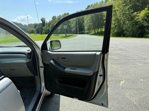 Used 2006 Toyota Highlander Sport image 16