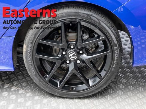 Used 2024 Honda Civic Sport image 8