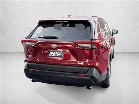 Used 2025 Toyota RAV4 XLE image 5