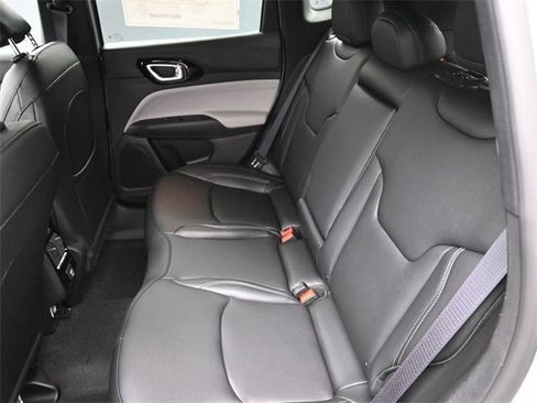 New 2026 Jeep Compass Limited w/ Mopar Graphics Package image 17