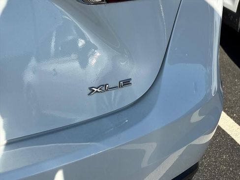 Used 2015 Toyota Avalon XLE image 10