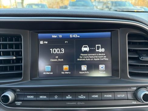 Used 2020 Hyundai Elantra SEL image 17