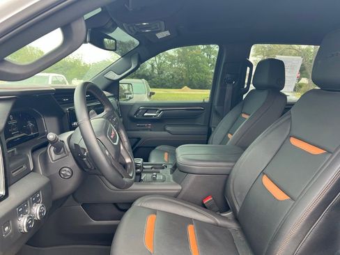Used 2025 GMC Sierra 1500 AT4 w/ AT4 Premium Package image 4