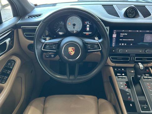 Certified 2023 Porsche Macan S image 16