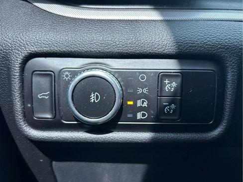 Used 2023 Ford Explorer XLT w/ Equipment Group 202A RWD image 24