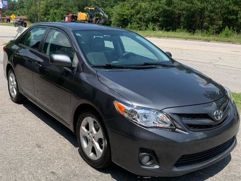 Used 2012 Toyota Corolla LE w/ Premium Pkg FWD image 3