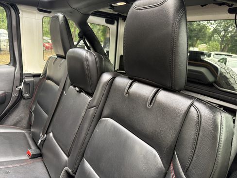 Used 2020 Jeep Wrangler Unlimited Rubicon AWD/4WD image 30