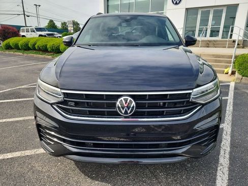 Certified 2023 Volkswagen Tiguan SE R-Line FWD image 10
