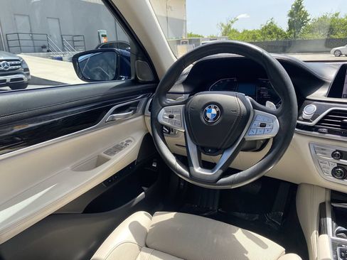 Used 2021 BMW 745e xDrive w/ Premium Package AWD/4WD image 3