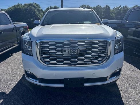 Used 2018 GMC Yukon Denali w/ Denali Ultimate Package AWD/4WD image 2