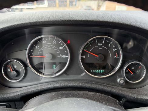 Used 2016 Jeep Wrangler Unlimited Rubicon w/ Dual Top Group image 21