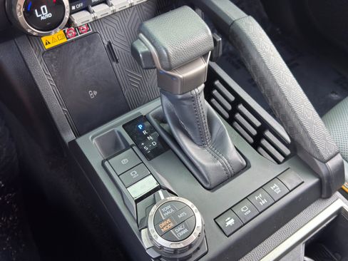 Used 2025 Toyota Tacoma 4x4 Double Cab Hybrid image 30