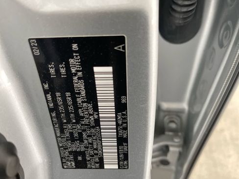 Used 2023 Toyota Highlander XLE image 29