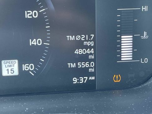 Used 2019 Volvo XC60 T6 Momentum w/ Premium Package AWD/4WD image 13