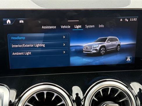 Used 2025 Mercedes-Benz GLB 250 image 30