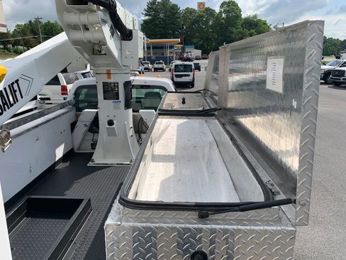 Used 2012 Ford F550 4x4 Regular Cab Super Duty w/ Payload Upgrade Pkg image 31