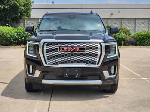 Used 2023 GMC Yukon Denali w/ LPO, Floor Liner Package AWD/4WD image 2