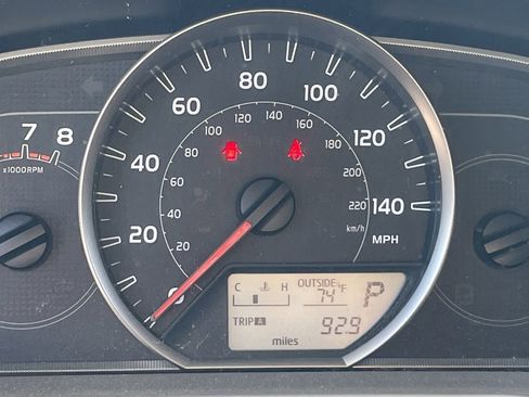 Used 2015 Toyota RAV4 LE image 7