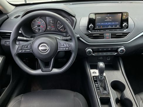 Used 2024 Nissan Altima 2.5 S FWD image 10
