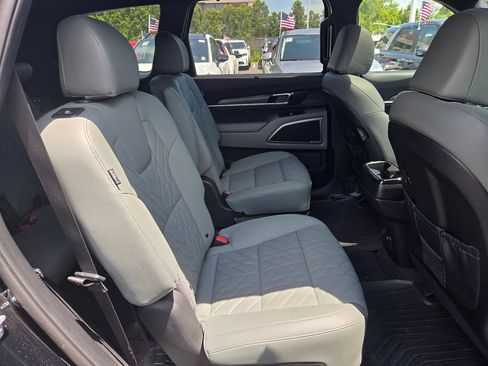 Used 2024 Kia Telluride EX X-Line AWD/4WD image 29