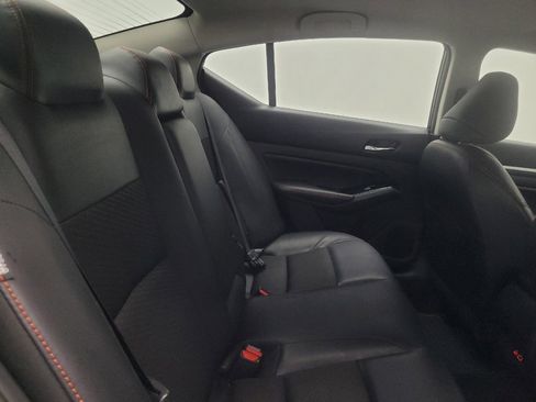 Used 2024 Nissan Altima 2.5 SR FWD image 19