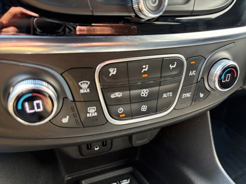 Used 2022 Chevrolet Traverse LT AWD/4WD image 22