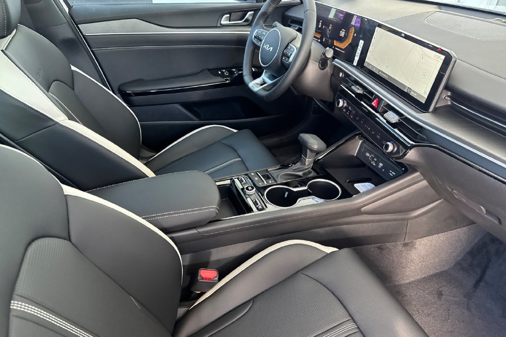 New 2027 Kia K5 GT-Line AWD/4WD image 16