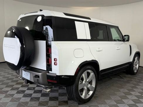 New 2025 Land Rover Defender 110 X-Dynamic SE image 8