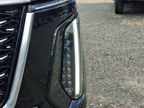 Used 2026 Cadillac Escalade ESV Luxury w/ LPO, Floor Liner Package AWD/4WD image 37