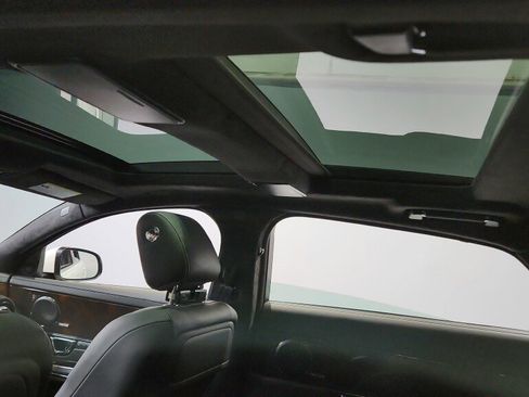 Used 2019 Jaguar XJ AWD image 25