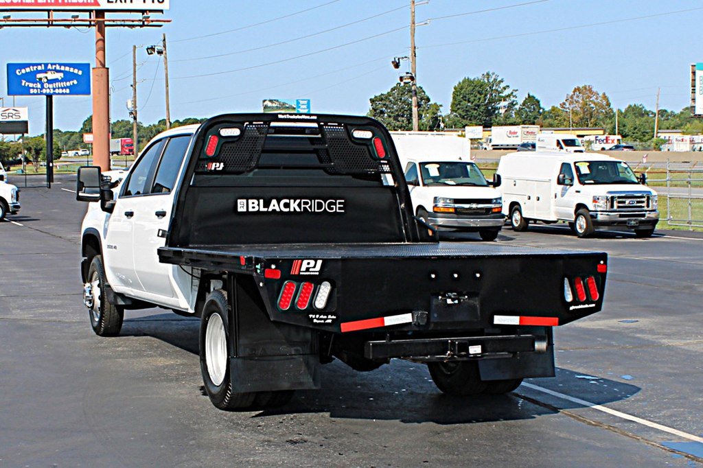 Used 2025 Chevrolet Silverado 3500 W/T AWD/4WD image 4