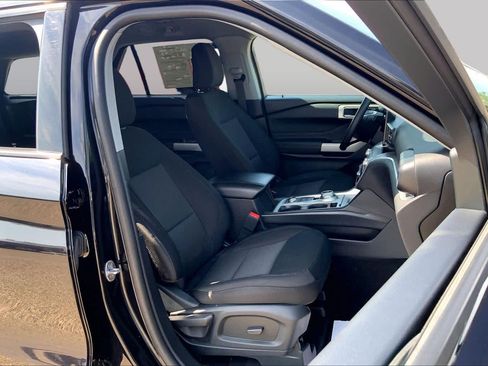 Certified 2023 Ford Explorer XLT AWD/4WD image 9
